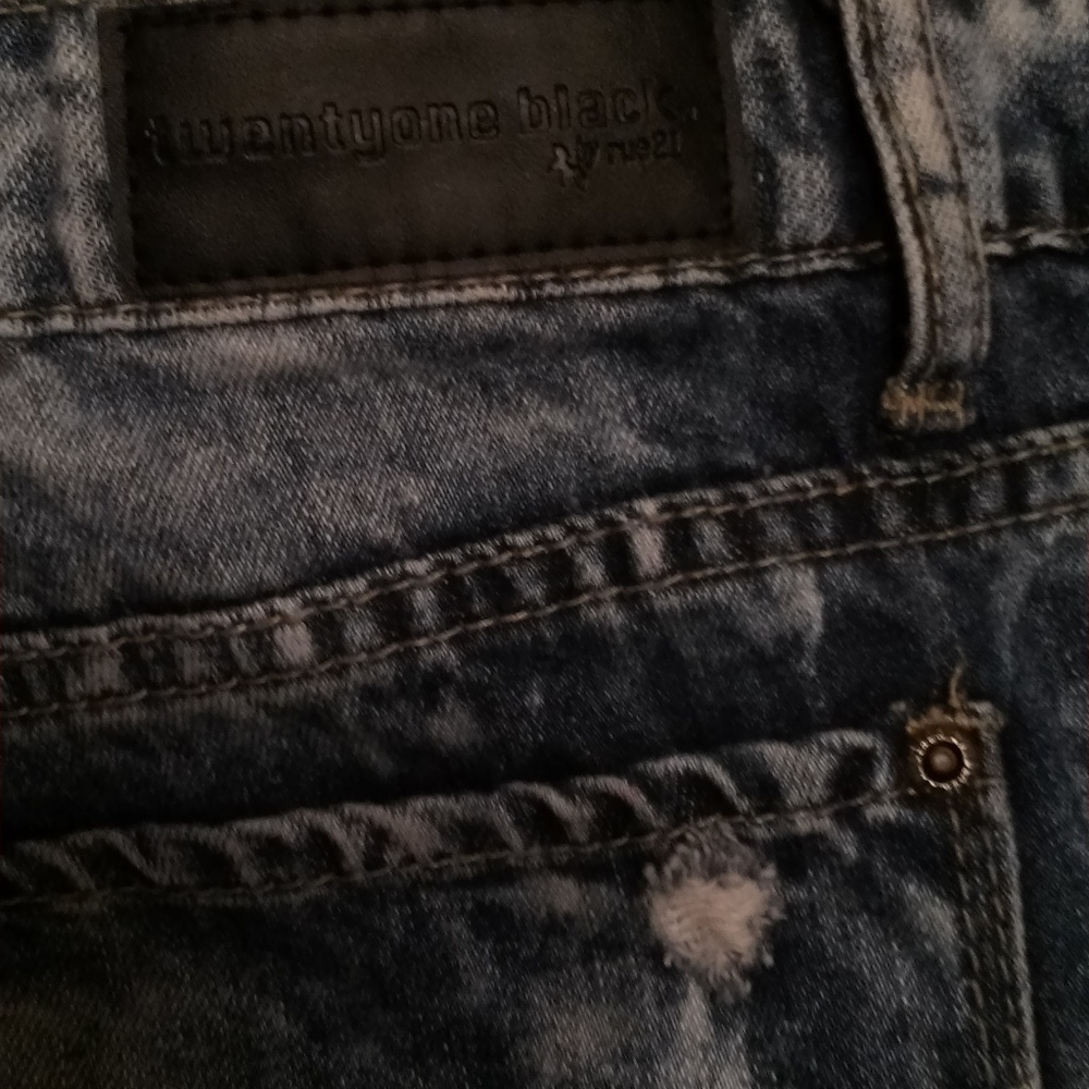 JEANS - Picture 3 of 4